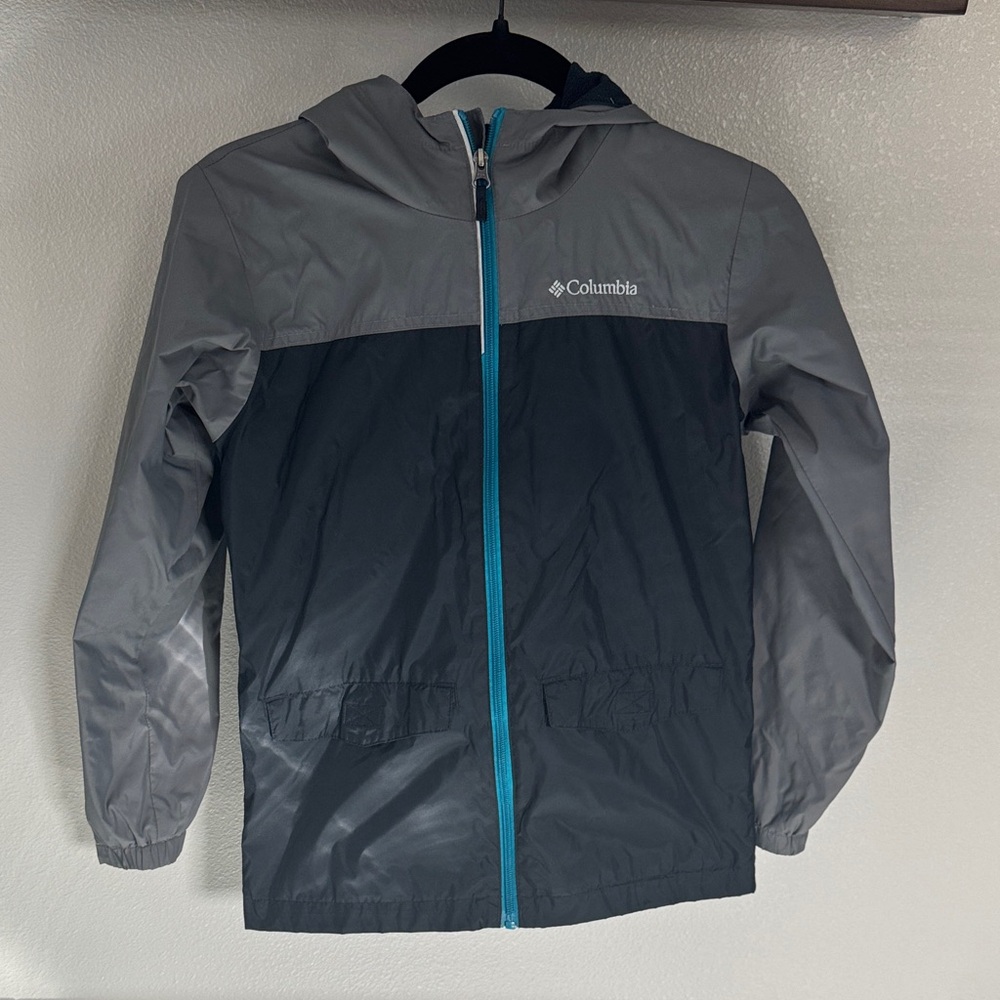 Columbia Kids Two-Tone Gray lightweight jacket